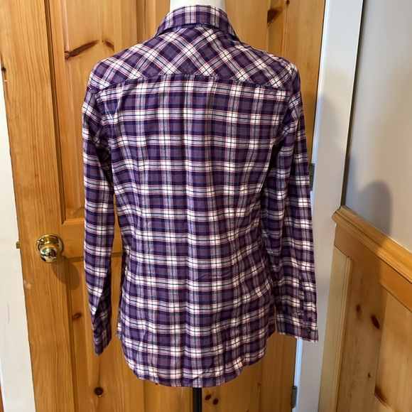 Eddie Bauer woman’s light flannel shirt. Medium - Picture 4 of 11